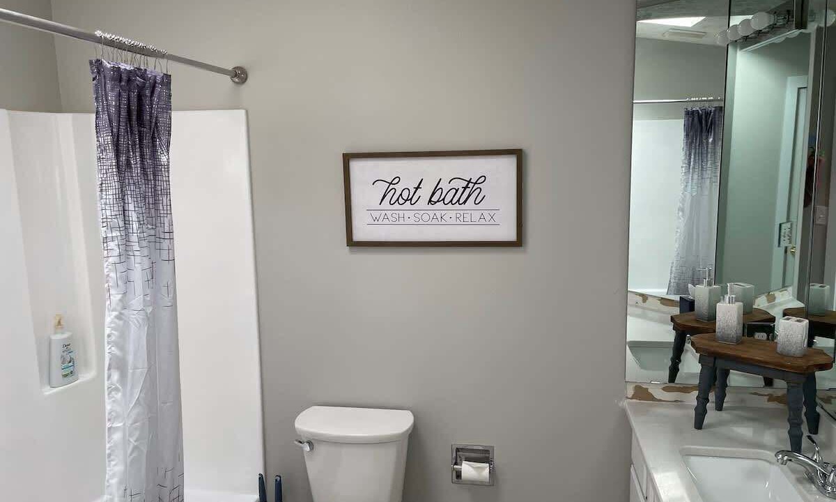 Photo of Bathroom in Whitetail