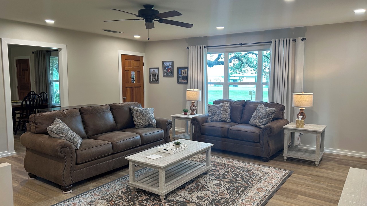 Photo of Livingroom in San Saba