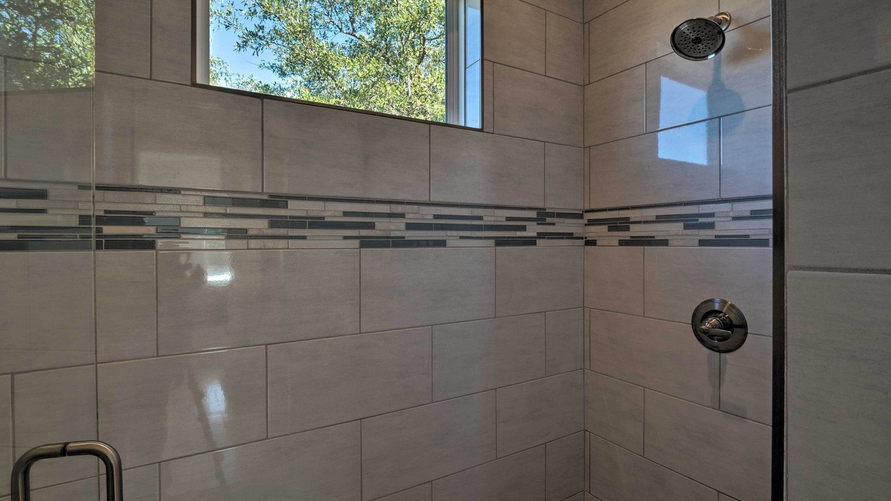 Photo of Bathroom in Point Venture