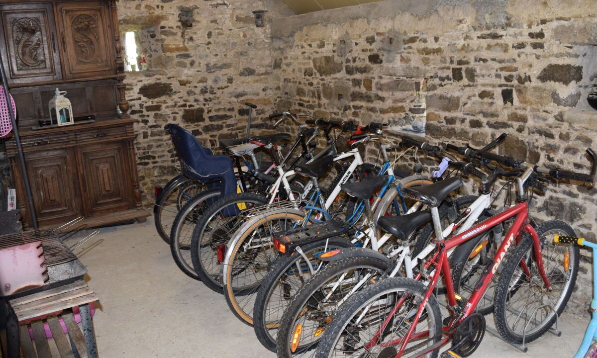 Photo of Others in Surville