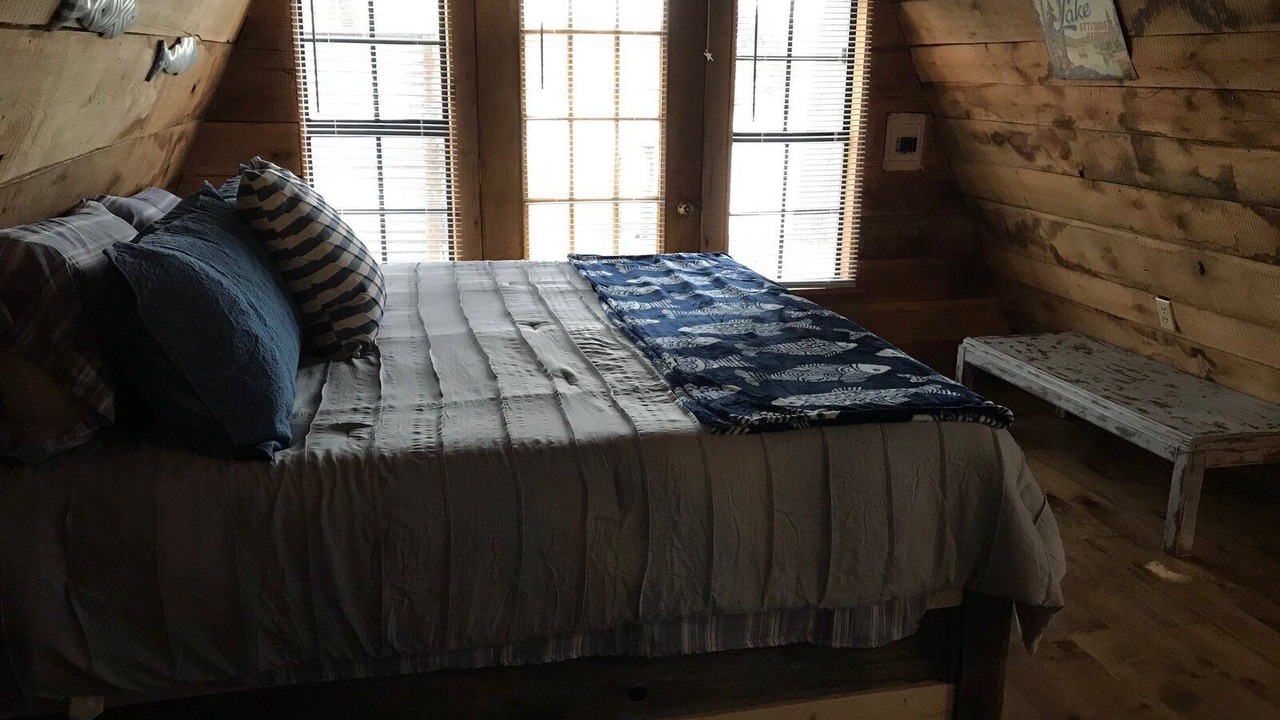 Photo of Bedroom in Eustace
