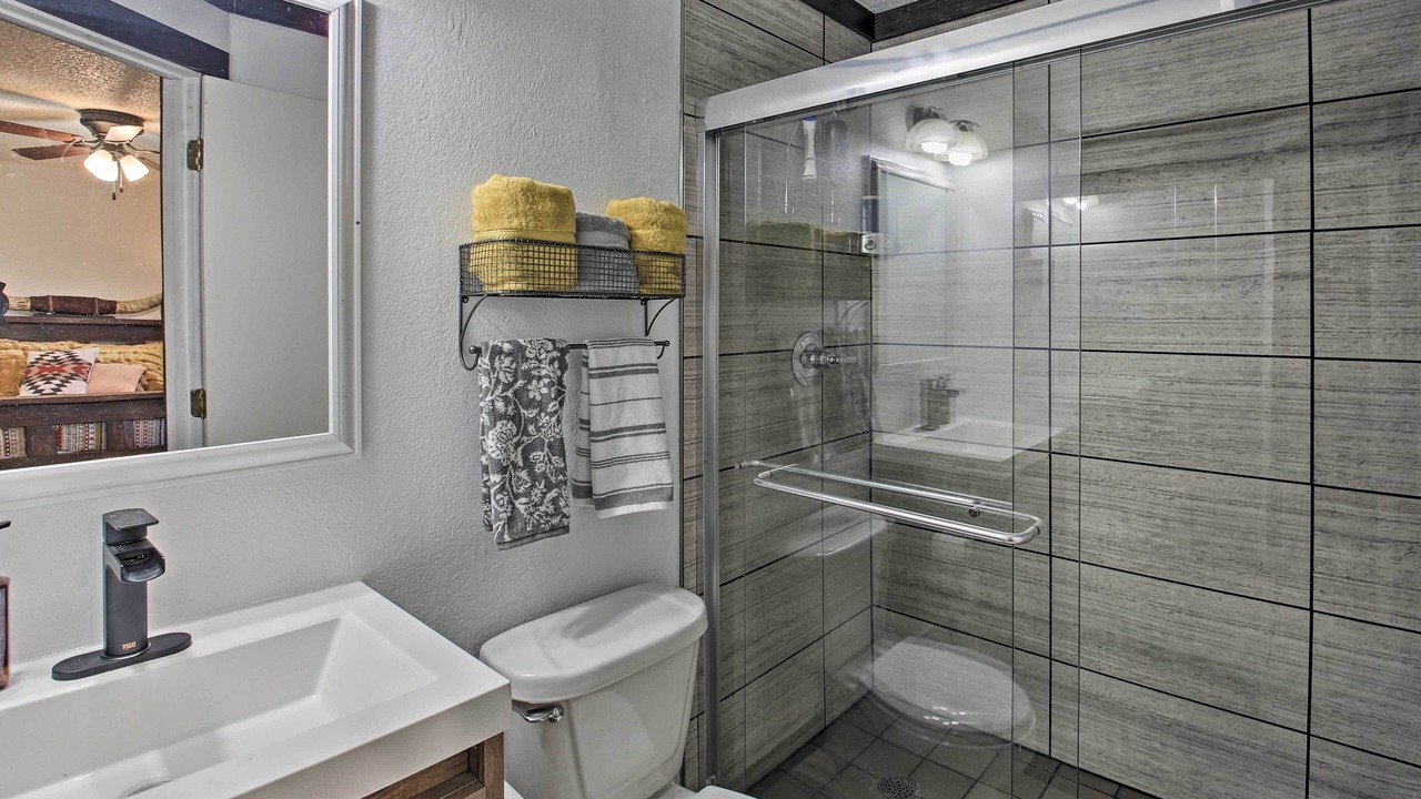 Photo of Bathroom in Boles