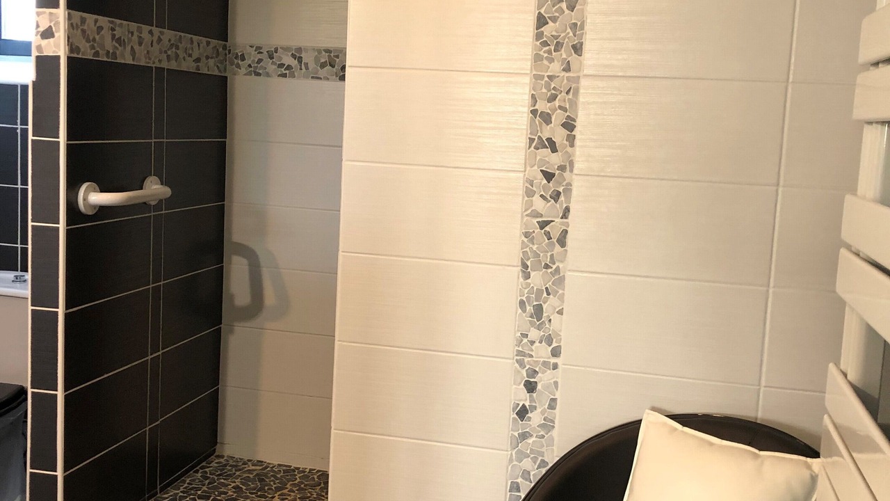 Photo of Bathroom in Saint-Martin-de-Salencey