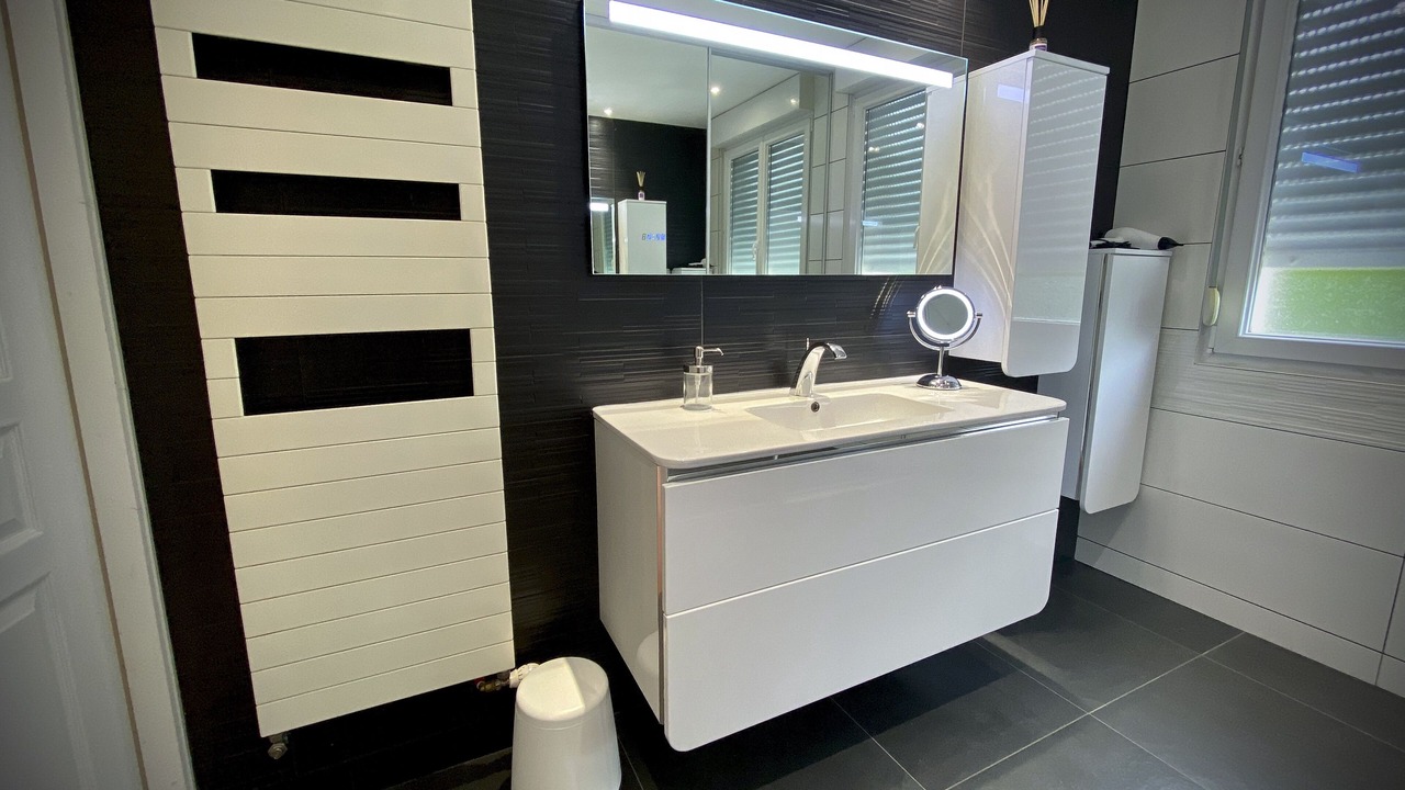 Photo of Bathroom in Laval-sur-Vologne