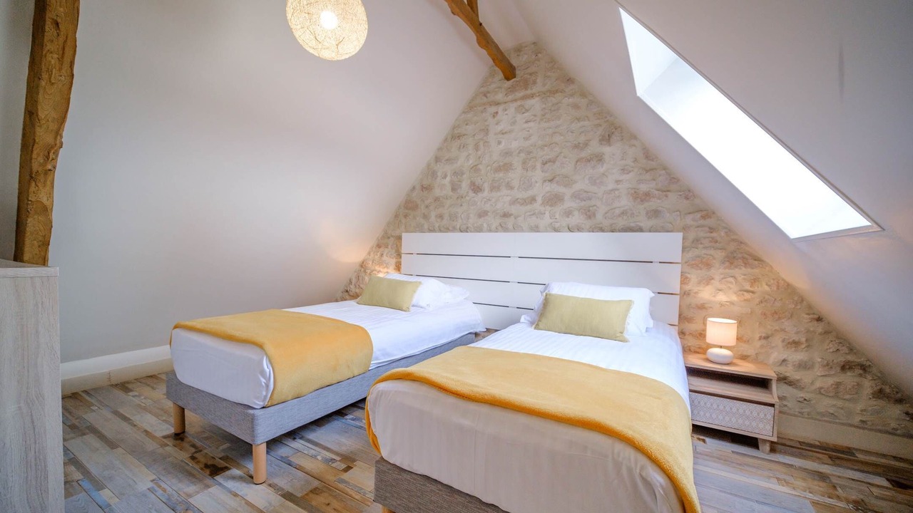 Photo of Others in Surrain