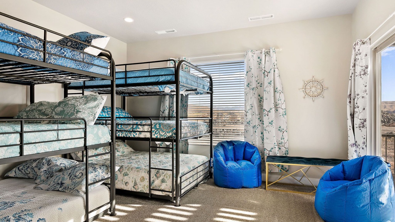 Photo of Bedroom in Hurricane