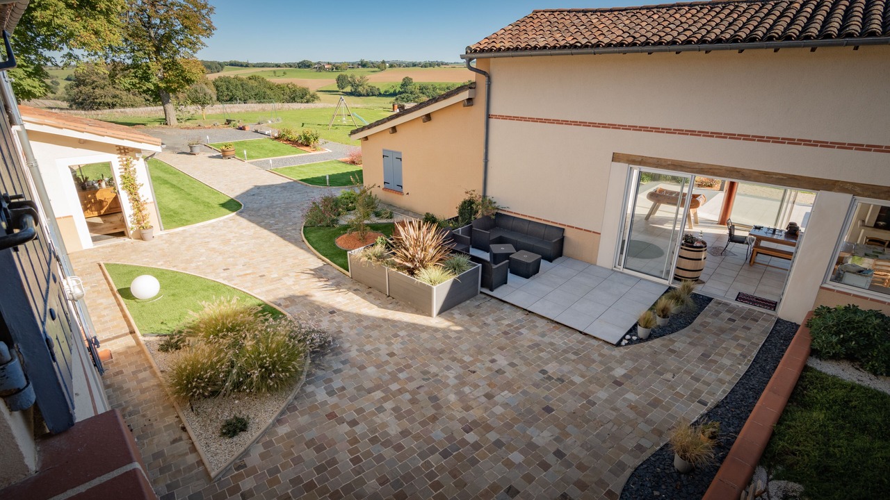 Photo of Patio Balcony in Bellegarde-Marsal