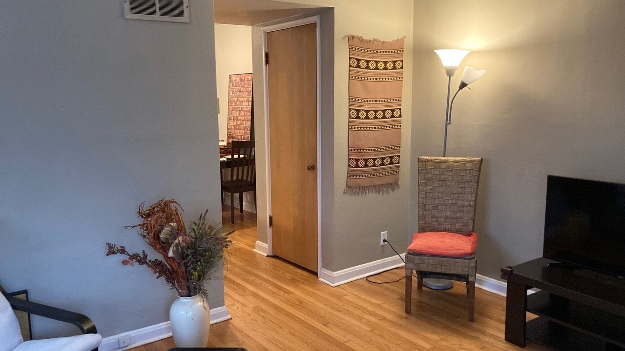 Photo of Livingroom in St. Louis Hills