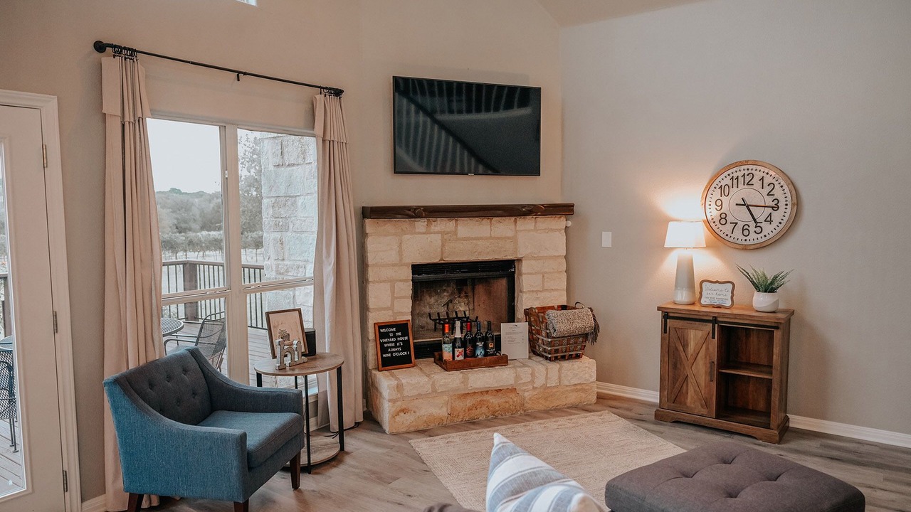 Photo of Livingroom in Round Mountain