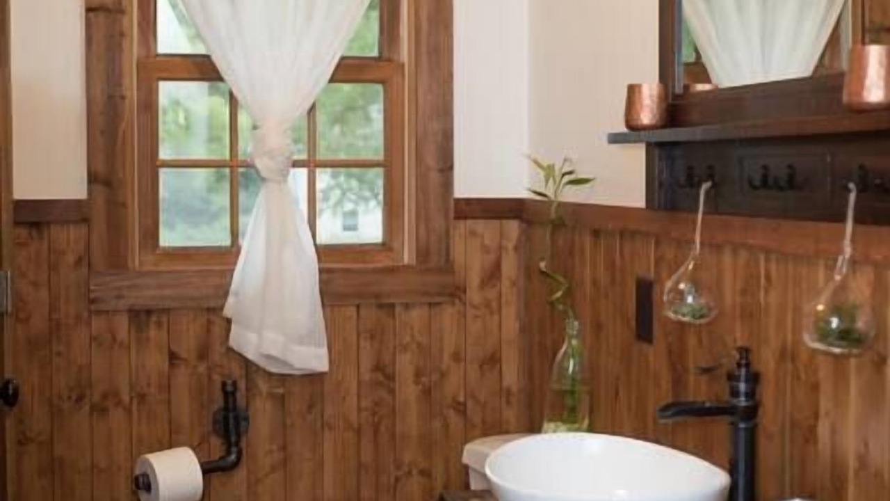 Photo of Bathroom in Decorah