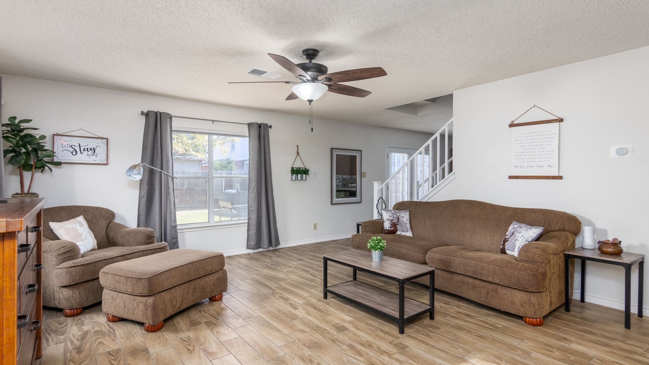 Photo of Livingroom in Converse