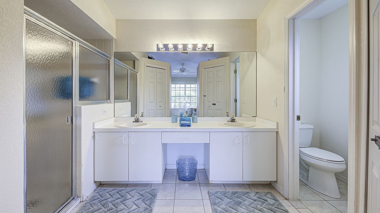Photo of Bathroom in Gulf Cove
