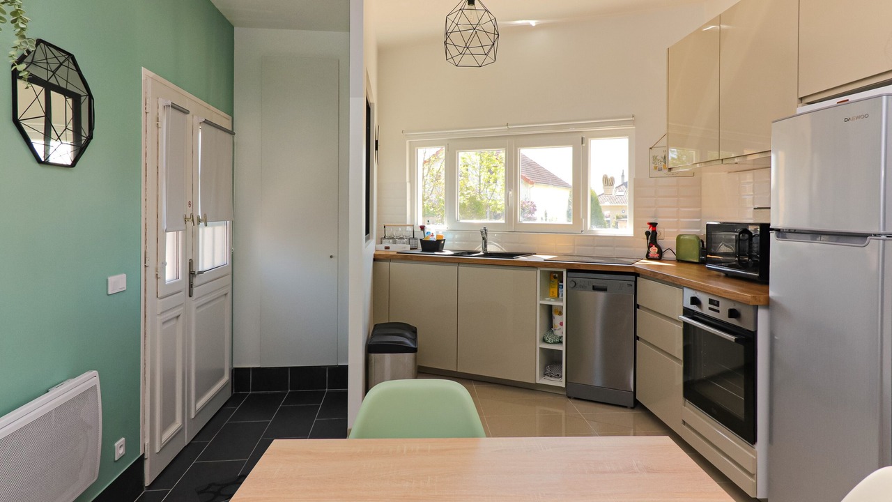 Photo of Kitchen in Chanteloup-les-Vignes