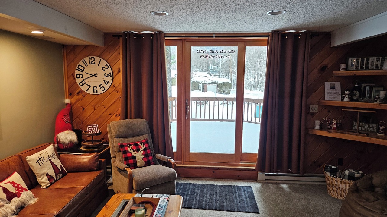 Photo of Livingroom in Jeffersonville