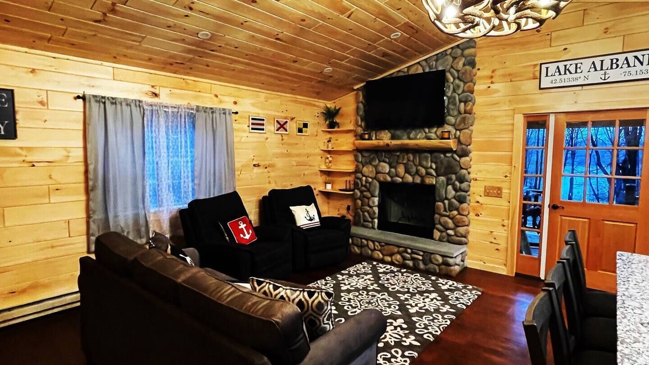 Photo of Livingroom in West Oneonta