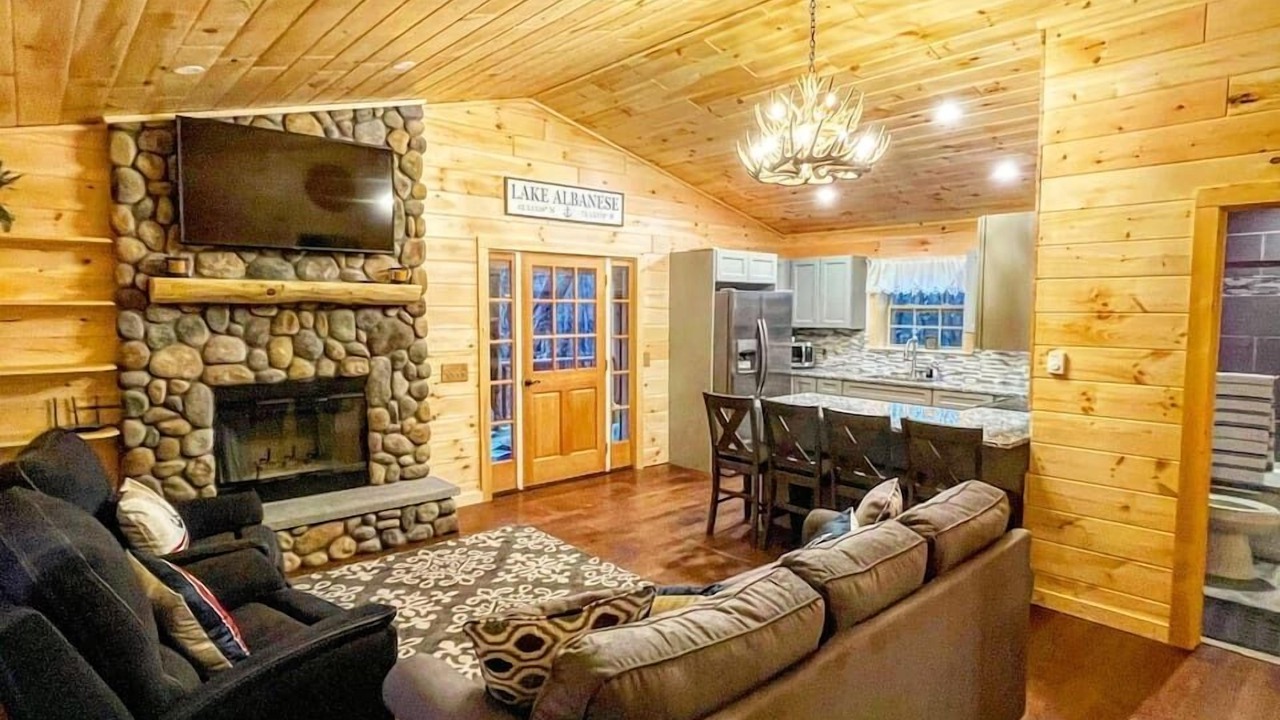 Photo of Livingroom in West Oneonta