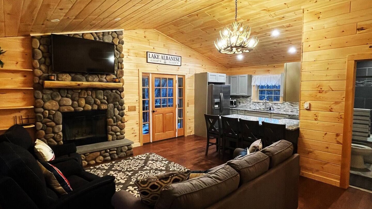 Photo of Livingroom in West Oneonta