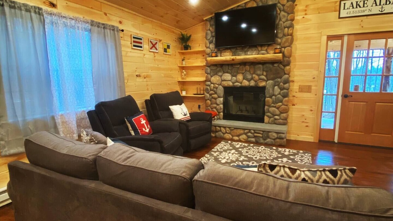 Photo of Livingroom in West Oneonta