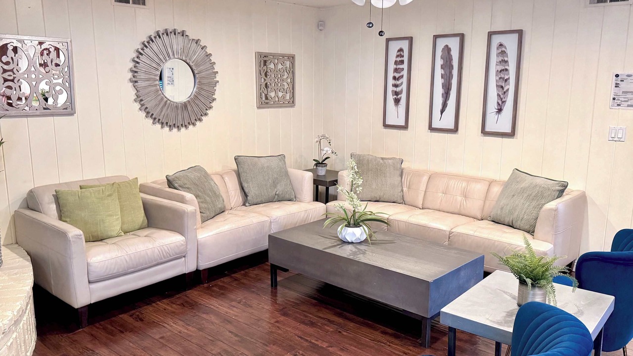 Photo of Livingroom in Anaheim Resort
