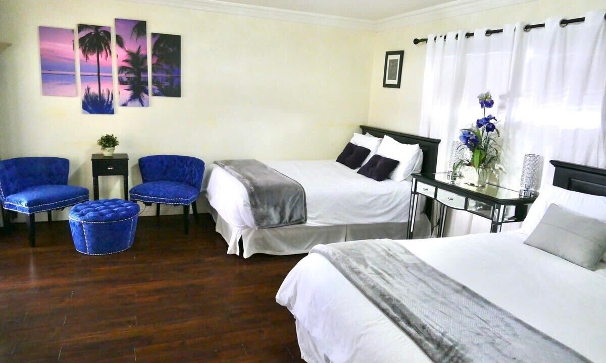 Photo of Bedroom in Anaheim Resort