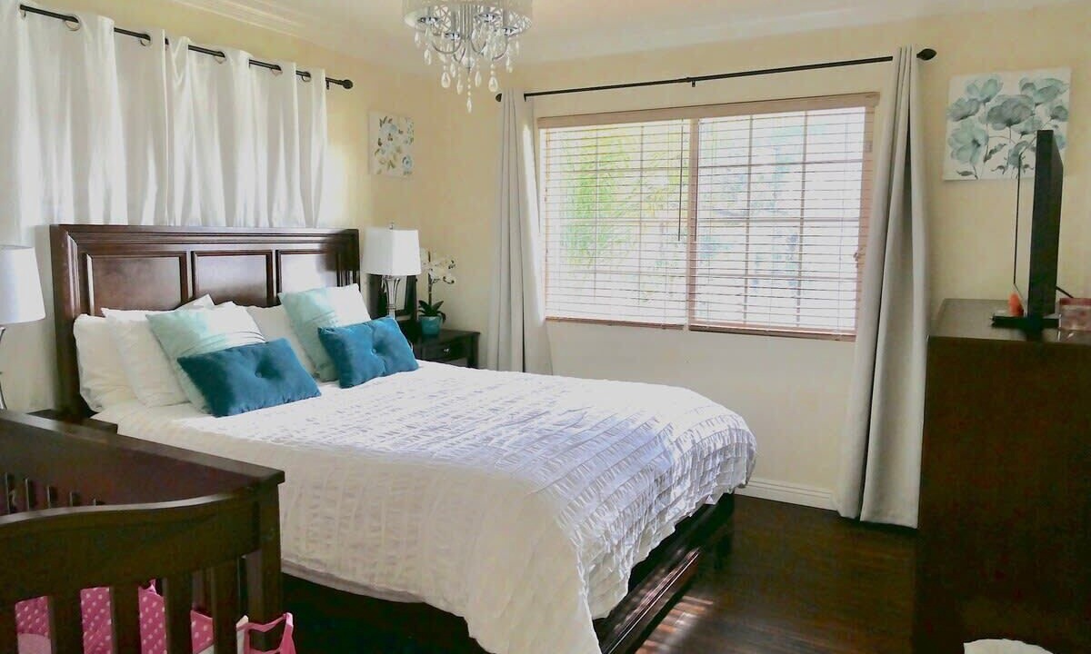 Photo of Bedroom in Anaheim Resort