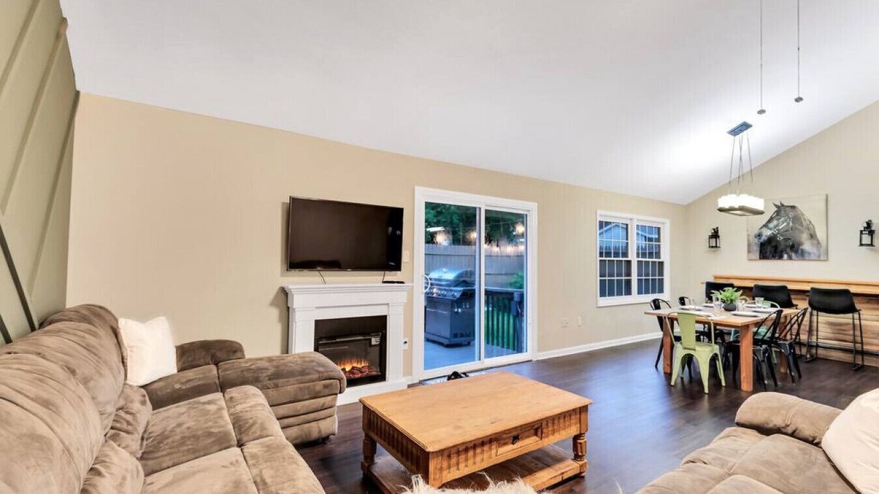 Photo of Livingroom in Jeffersonville