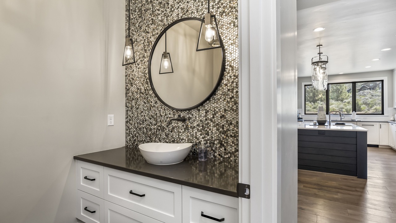 Photo of Bathroom in Powell Butte