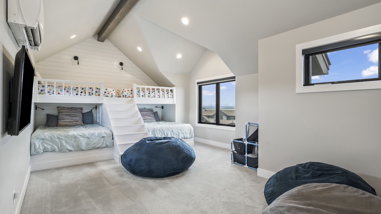 Photo of Bedroom in Powell Butte