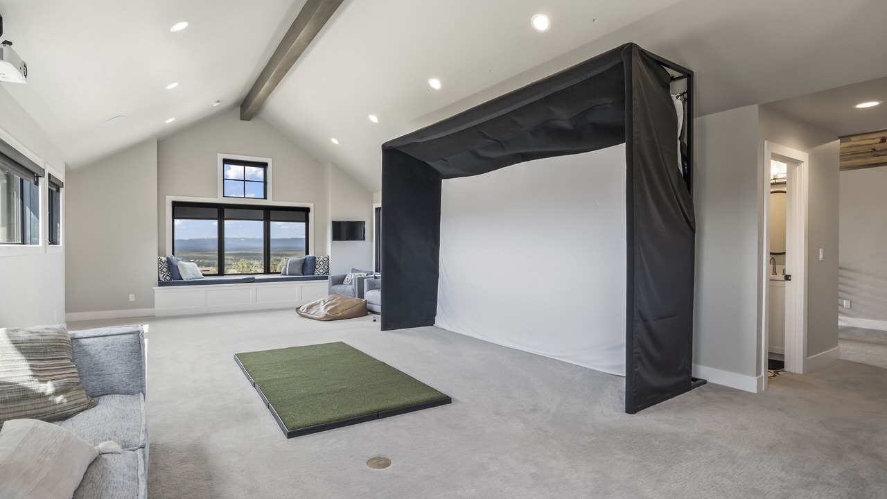 Photo of Livingroom in Powell Butte