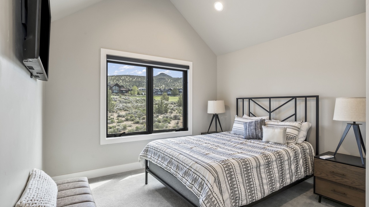 Photo of Bedroom in Powell Butte