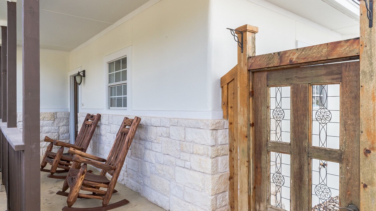 Photo of Patio Balcony in Lake Austin Village