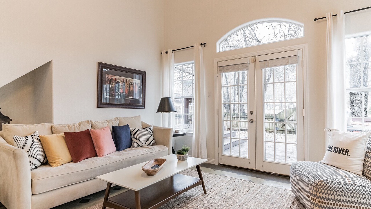 Photo of Livingroom in Lake Austin Village
