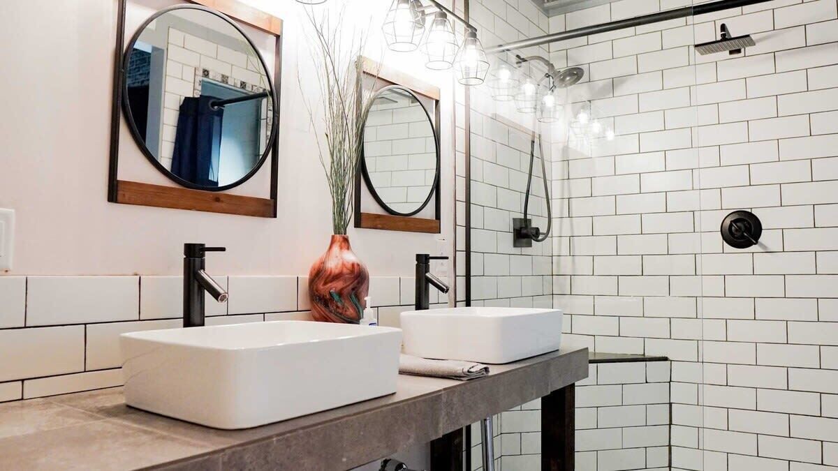 Photo of Bathroom in Niles
