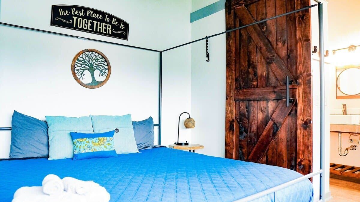 Photo of Bedroom in Niles