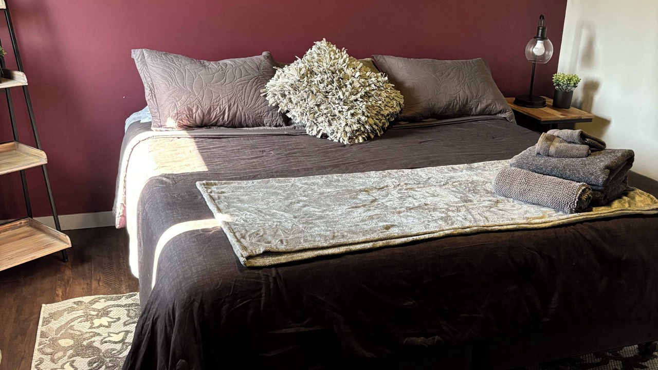 Photo of Bedroom in Niles