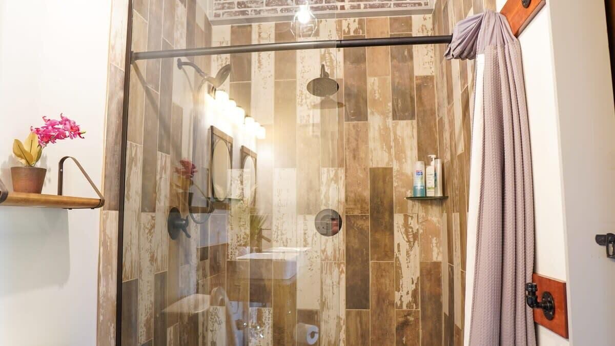 Photo of Bathroom in Niles