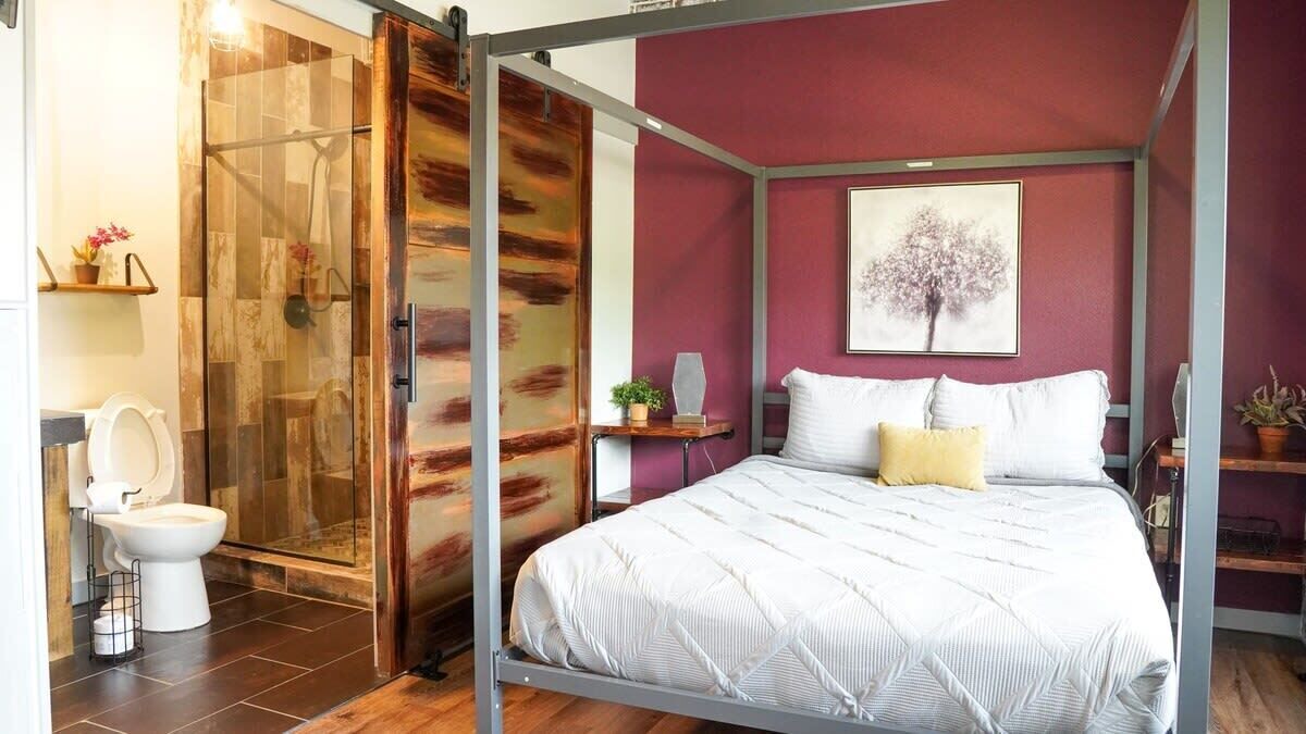 Photo of Bedroom in Niles