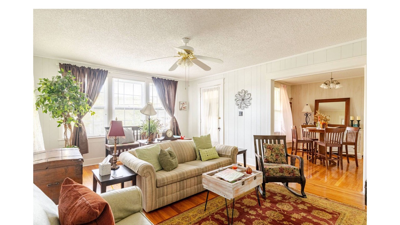 Photo of Livingroom in Pulaski