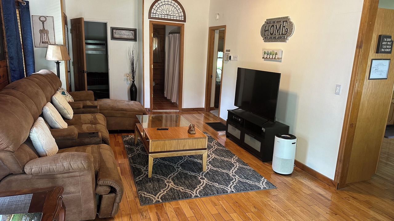 Photo of Livingroom in Marlboro
