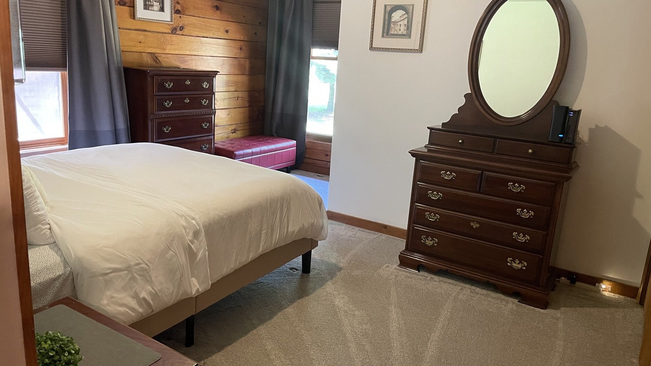 Photo of Bedroom in Marlboro
