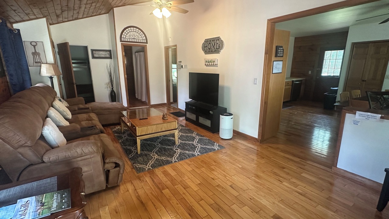 Photo of Livingroom in Marlboro