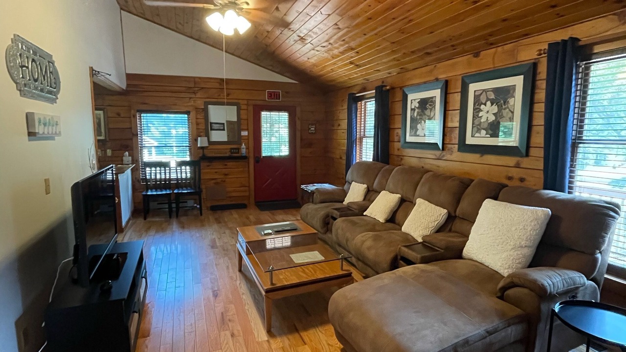 Photo of Livingroom in Marlboro