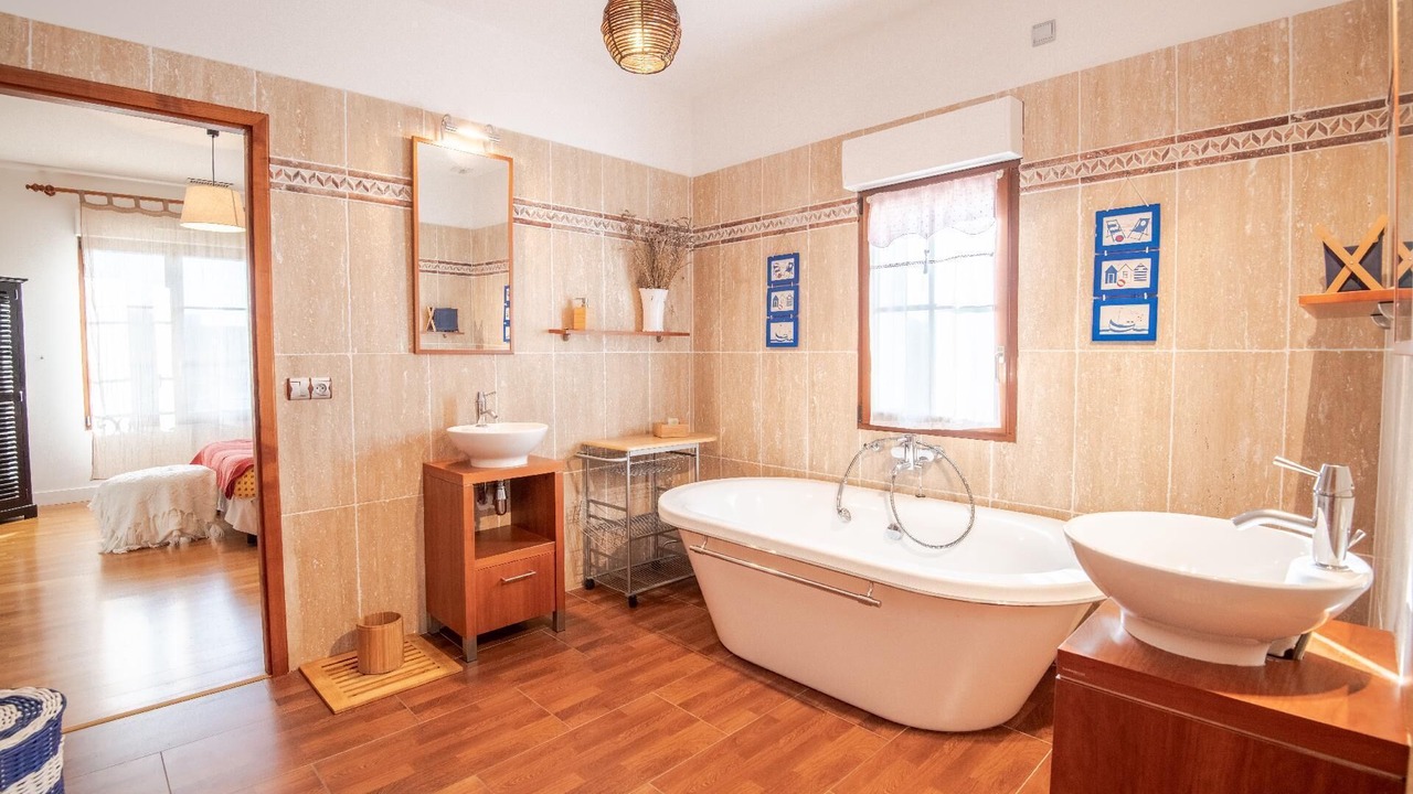 Photo of Bathroom in Saint-Cyr-sur-Loire