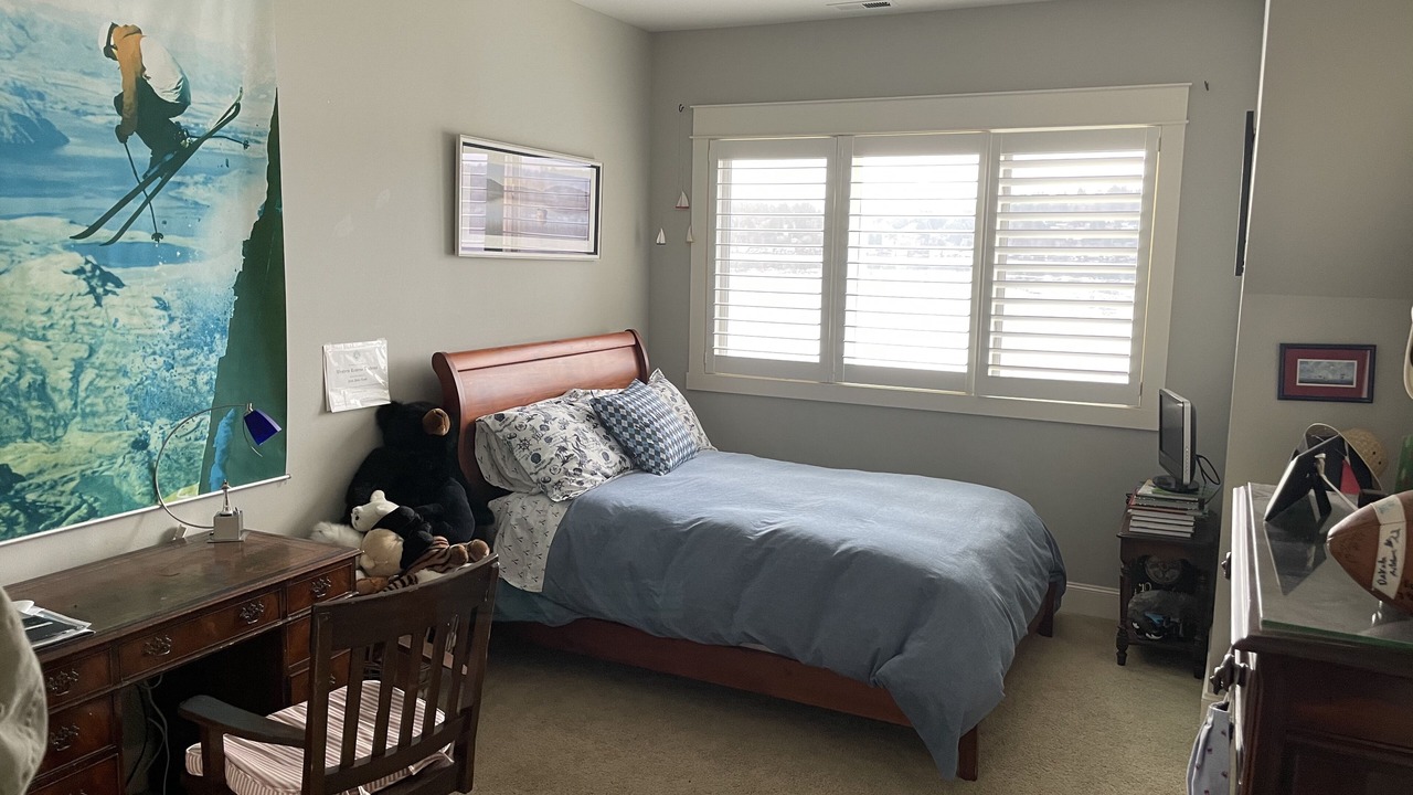 Photo of Bedroom in Inglewood-Finn Hill