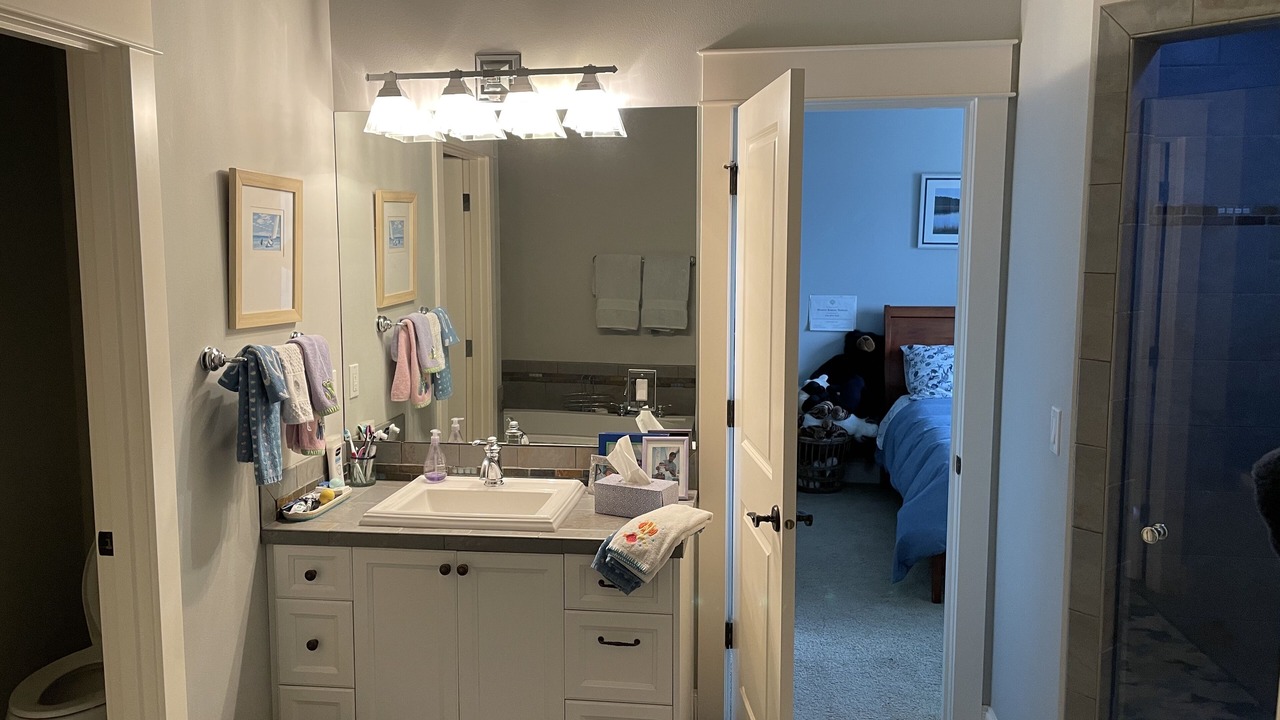 Photo of Bathroom in Inglewood-Finn Hill