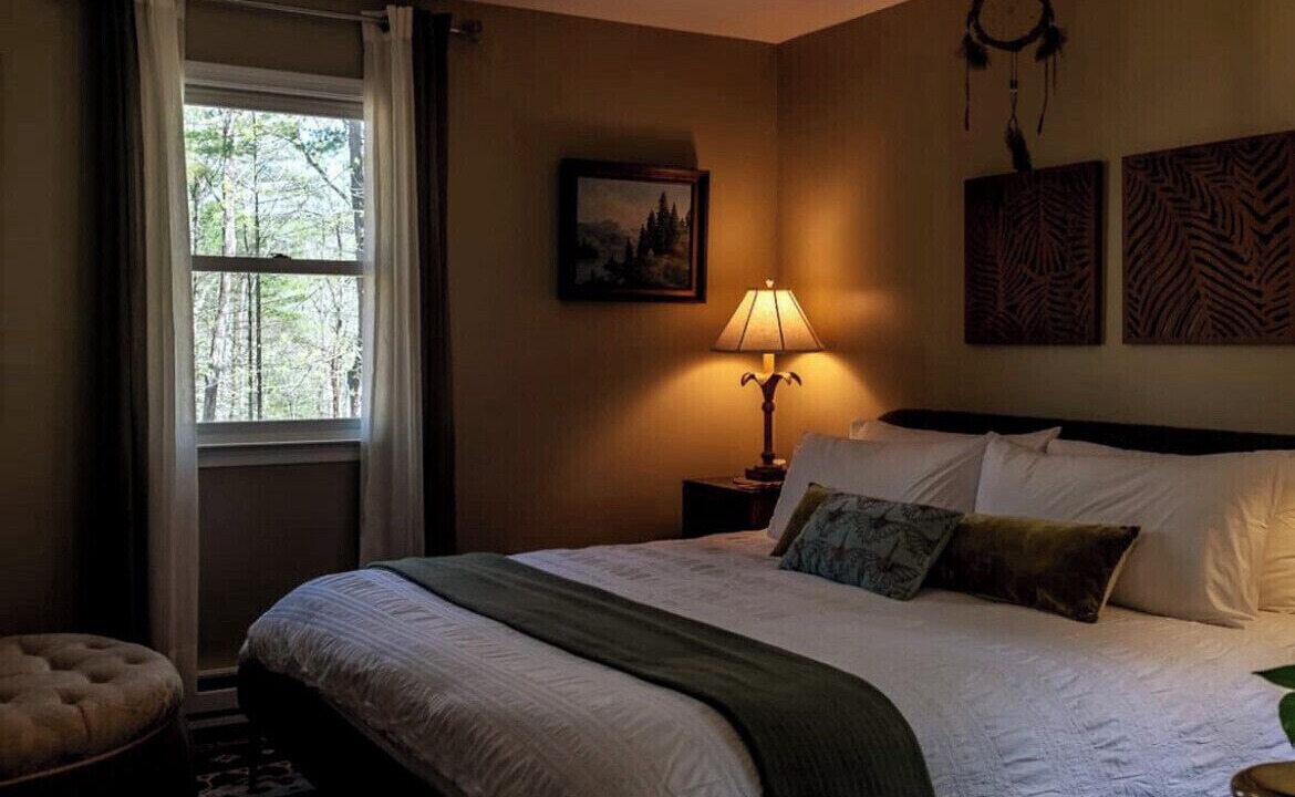 Photo of Bedroom in Town of Highland