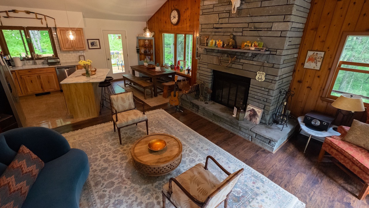 Photo of Livingroom in Town of Highland