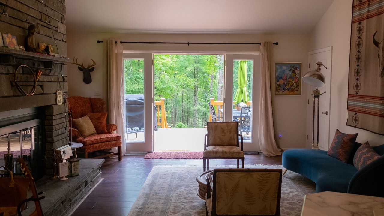 Photo of Livingroom in Town of Highland