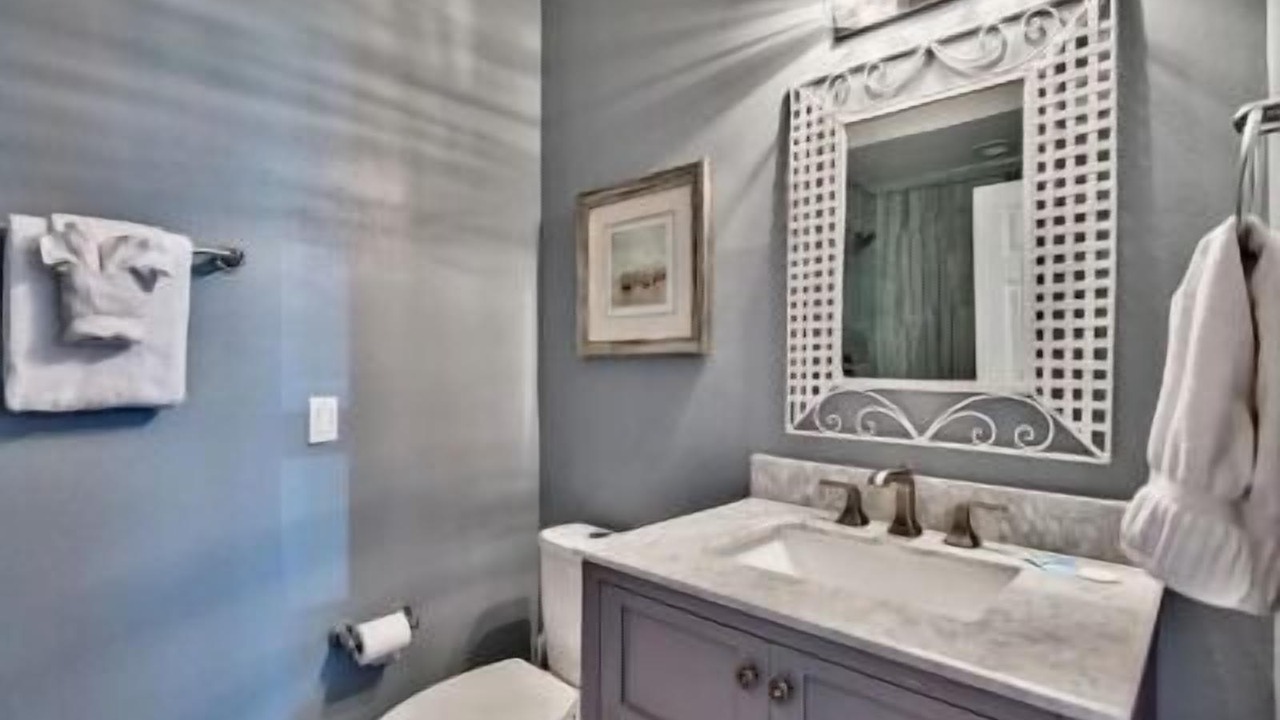 Photo of Bathroom in Crystal Shores