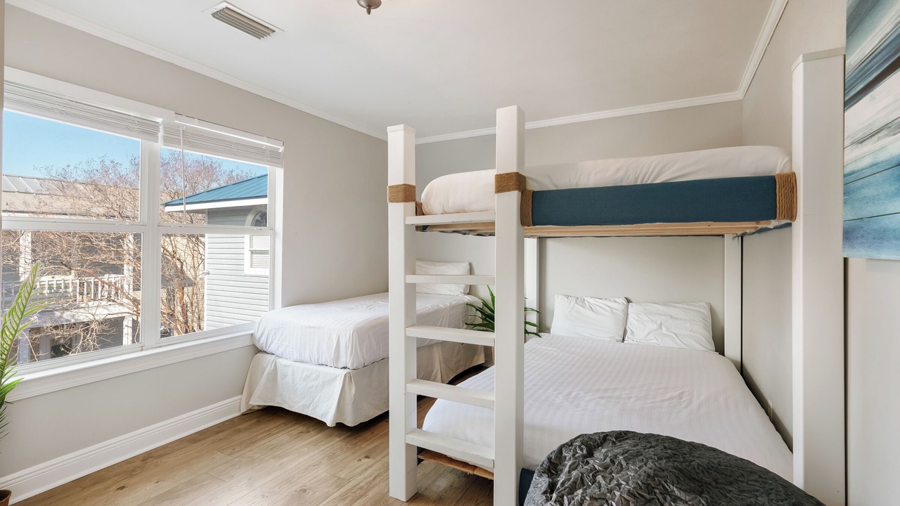 Photo of Bedroom in Crystal Shores